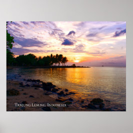 Póster Cielo de puesta de sol con rayo de sol en la playa