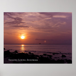 Póster Cielo de puesta de sol con rayo de sol en la playa