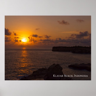 Póster Cielo del atardecer con rayos de sol Océano Rocas