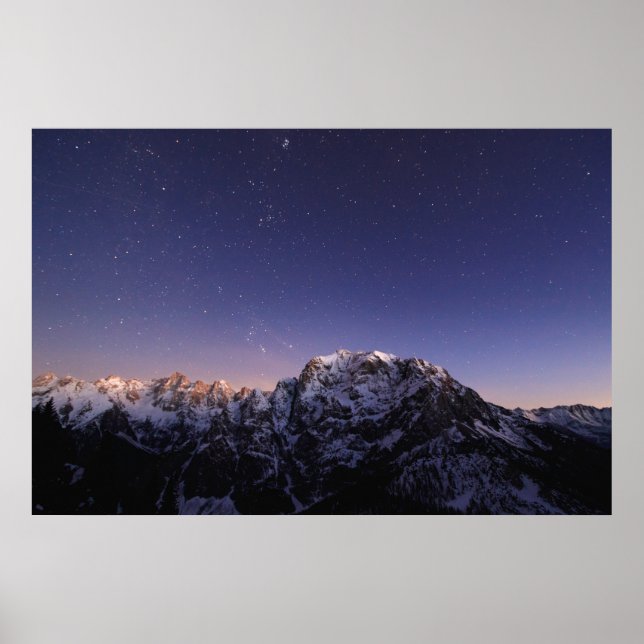 Póster Cielo estrellado sobre montañas (Frente)