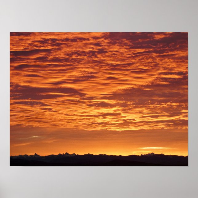 Póster Cielo naranja sobre la cordillera (Frente)