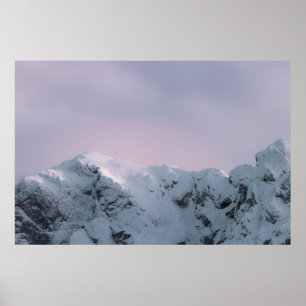 Póster Cielo púrpura sobre montañas