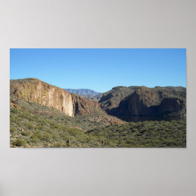 Póster Cielos azules claros, montañas y cultivo de agua # (Frente)