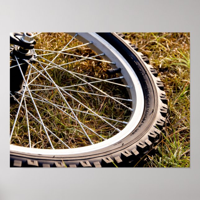 Póster Cierre de los neumáticos de la bicicleta de montañ (Frente)
