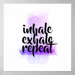 Póster cita motivacional inhalar exhalar repetir violeta