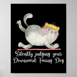 Póster Citas divertidas de yoga para gato juzgan silencio