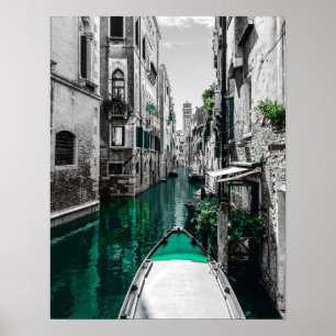 Póster Ciudad Blanca Y Negra Con Río Verde