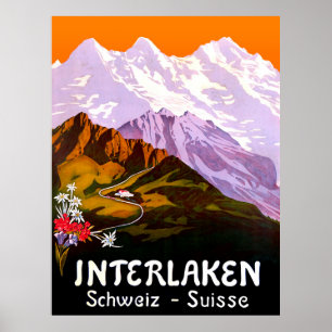 Póster Ciudad intercalada bajo las montañas de Suiza