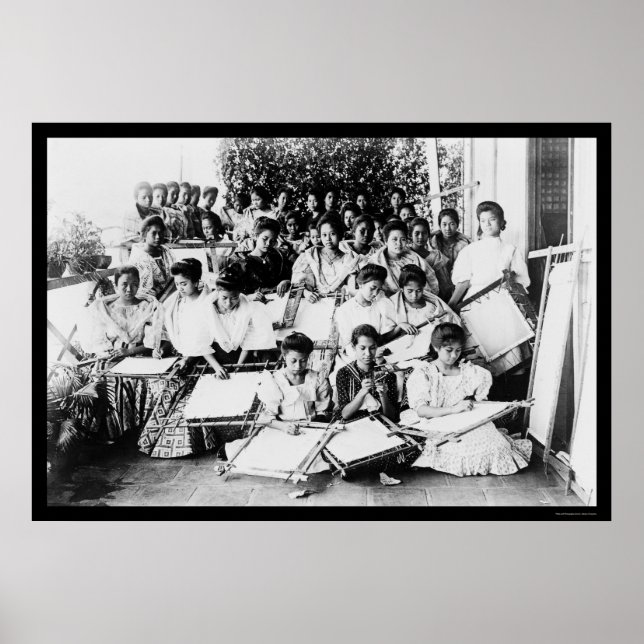 Póster Clase de bordado de Manila 1901 (Frente)