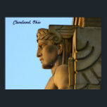 Póster Cleveland OH Bridge Art Deco Poster<br><div class="desc">Este poster tiene un excelente ejemplo de las estatuas de arte público (Art Deco) que se encuentran en los extremos del puente Lorain-Carnegie. Este es uno de los Guardianes del Transporte que da al West Side Market en Cleveland, Ohio. Esta vista icónica puede ser una excelente memoria y una decoración...</div>