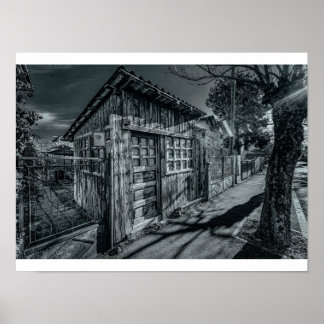 Póster Cobertizo de madera monocromo y temperamental con
