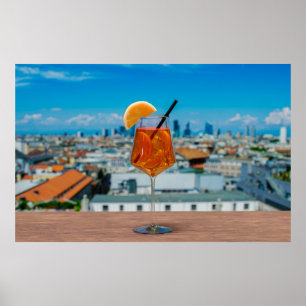Póster Cóctel Spritz en una mesa con vistas a Milán