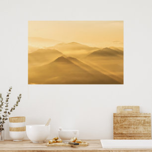 Póster Colinas de niebla matutina capas amanecer