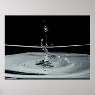 Póster Colisión de caída de agua en blanco y negro