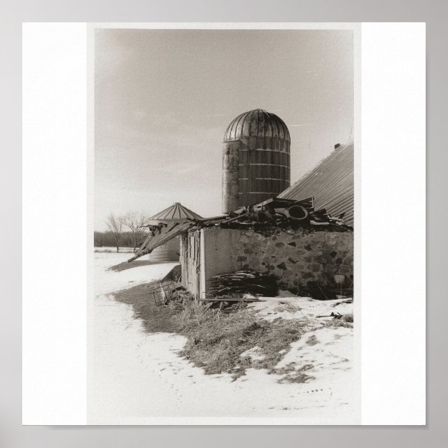 Póster Collapsed Barn (Frente)