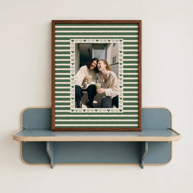 Póster con borde de corazón verde oscuro - Regalo  (Dark Green Heart Border Poster - close-up view (frame/decor not included)
)