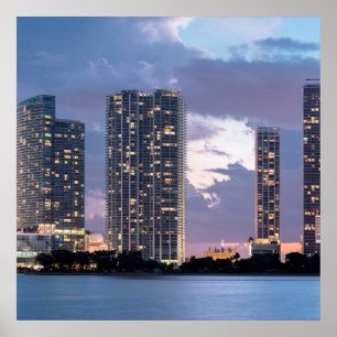 Póster Condominium towers at the waterfront in Miami