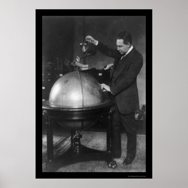 Póster Congresista derramando agua en un globo en 1926 (Frente)