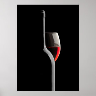Póster Copa de vino rojo elegante y botella. Fondo negro