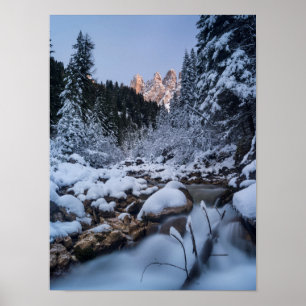 Póster Cordillera montañosa Geisler cubierta de nieve