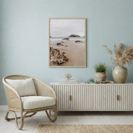 Póster Costa arenosa con rocas, estética oceánica tempera