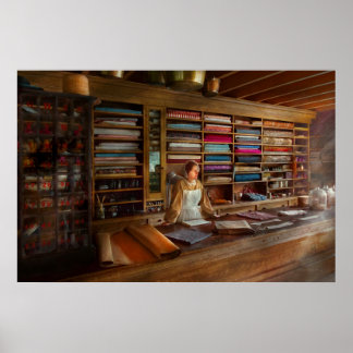 Póster Costura - Atendiendo la tienda de arreglos