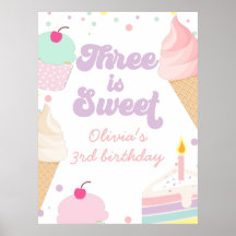 Crema de hielo y pastel tres es dulce tercer cumpl