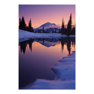 Póster Crepúsculo, tarn y luna creciente
