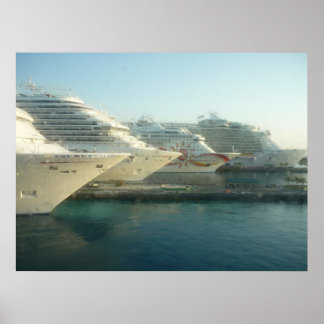 Póster Cruise Ships at Sunrise Poster