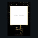 Póster Cuarenta | Black & Gold 40th Birthday Photo Frame<br><div class="desc">Añade un detalle divertido a tu fiesta de 40 años. Este poster de prop. fotográfico presenta un guión de pincel de estilo "Cuarenta" con texto personalizado. Este diseño será la combinación perfecta para una celebración de cumpleaños moderna de oro y azul marino. Acople el poster en un tablero de madera...</div>