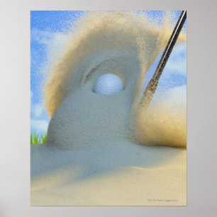 Póster cuña de arena que golpea una pelota de golf fuera