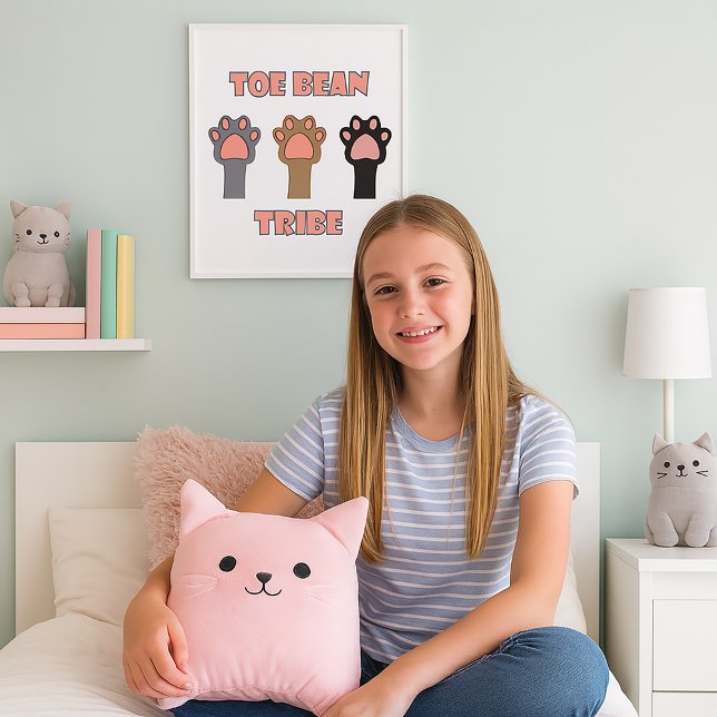 Póster Cute Toe Bean Tribe Cat Paw Trio Design (A poster with three cat paws and the text toe bean tribe.)