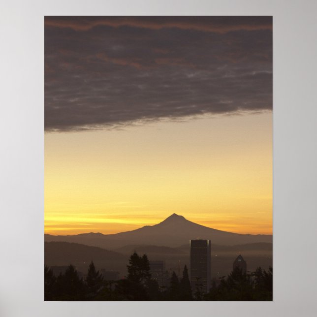 Póster Dawn sky over Portland and Mt. Hood, Oregon (Frente)