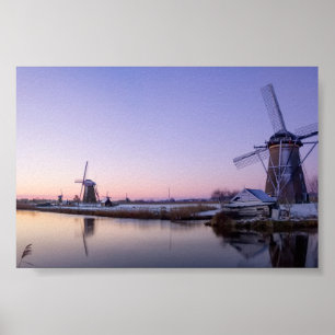 Póster de amanecer morado sobre los molinos de vie