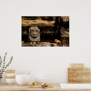 Póster de arte del tótem de piedra sonriente del t