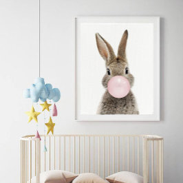 Póster de conejo soplando chicle rosa