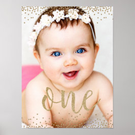 Póster de cumpleaños con confeti brillante dorado
