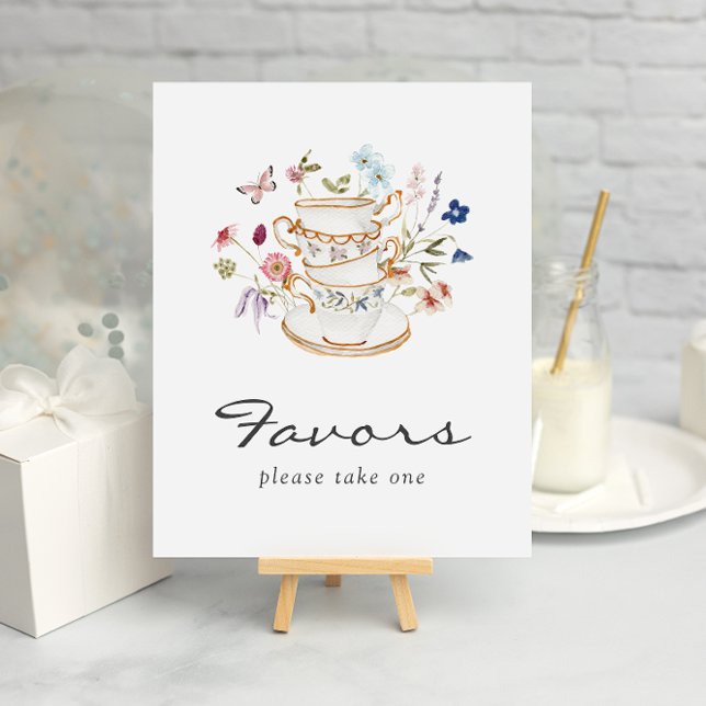 Póster de favores de boda de té (Elegant Floral Tea Party Bridal Favors Poster with Butterfly by Painted Paperie
)