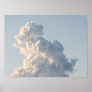 Póster de formación de nubes blancas en un cielo a