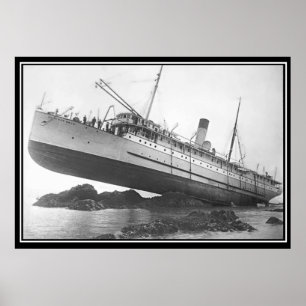 Póster de foto antigua de barco varado