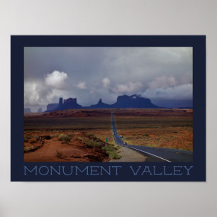 Póster de tormenta temperamental sobre Monument Va