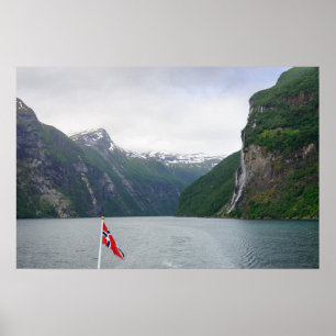 póster del fiordo de Geiranger con bandera noruega