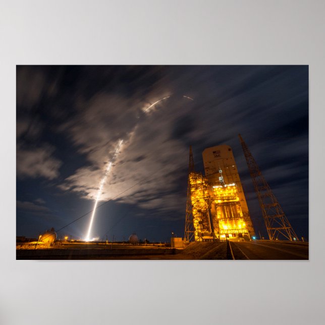 Póster Despegue del barco de carga Cygnus, en misión a la (Frente)