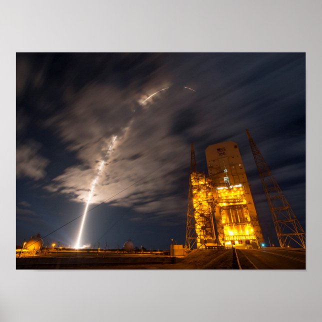 Póster Despegue del barco de carga Cygnus, en misión a la (Frente)