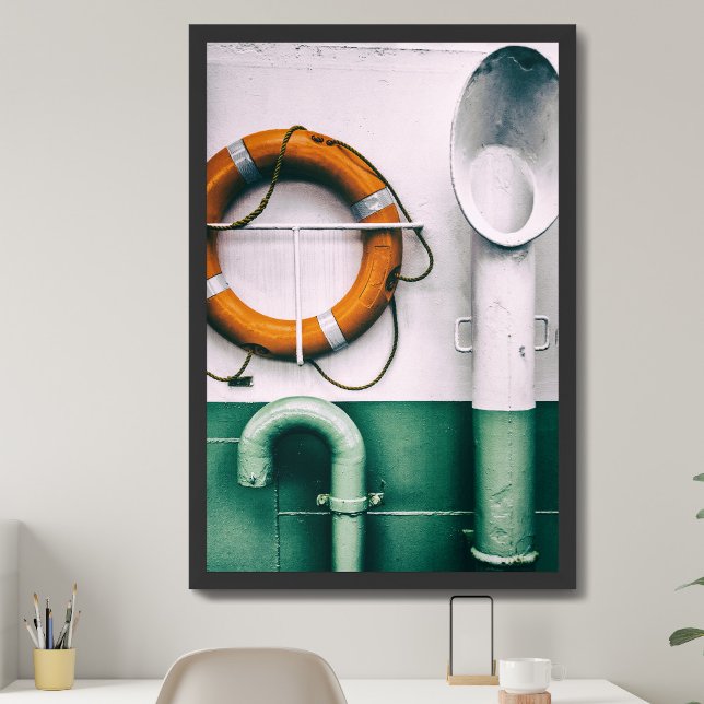 Póster Detalle de un ferry con respiradores y boya (Subido por el creador)