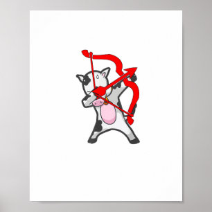 Póster Día de San Valentín Dabbing Cow Cupid Bow