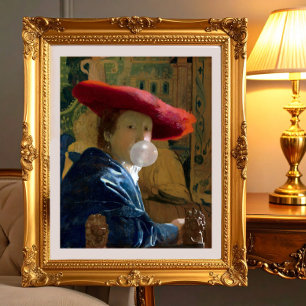Póster Diva de chicle en un sombrero rojo soplando un chi