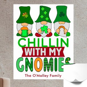 Póster Divertido Relajándome con Mis Gnomos Día de San Pa