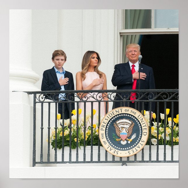 Póster Donald Trump, W/ Melania & Barron en la Casa Blanc (Frente)