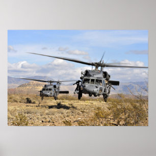 Póster Dos helicópteros de HH-60 Pavehawk que se preparan